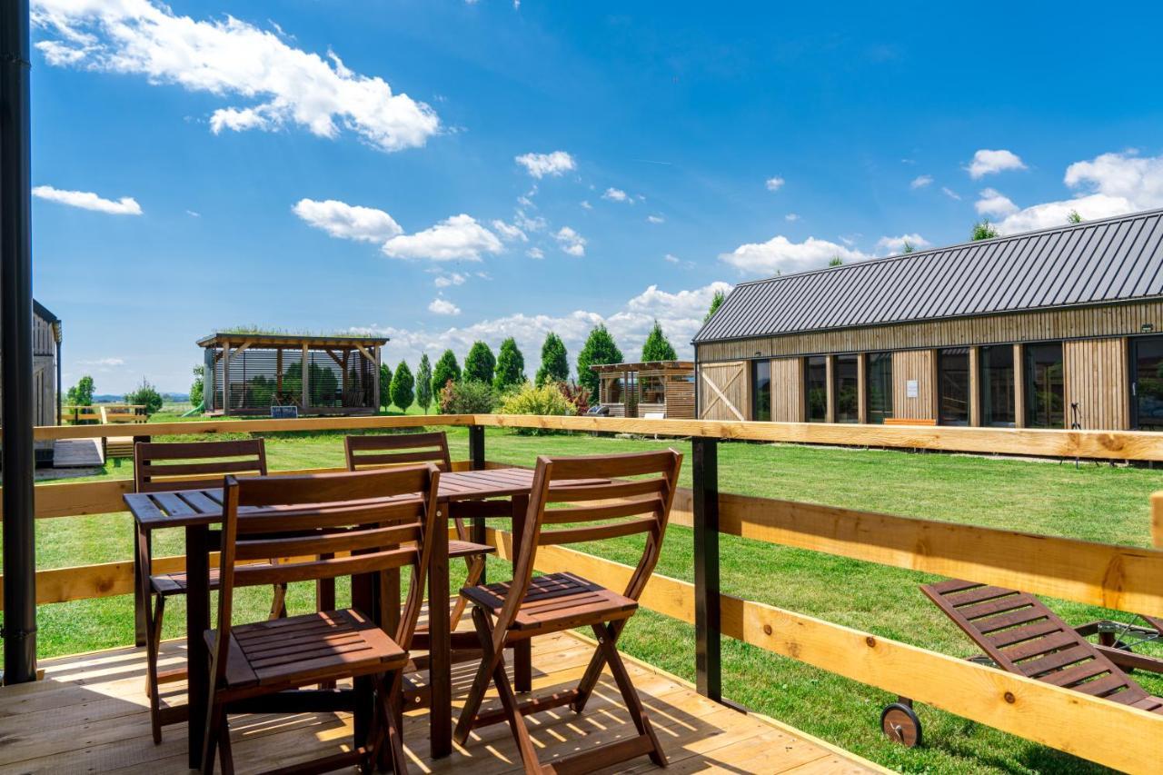 Hotel Horse Glamping Park à Cirkovce Extérieur photo